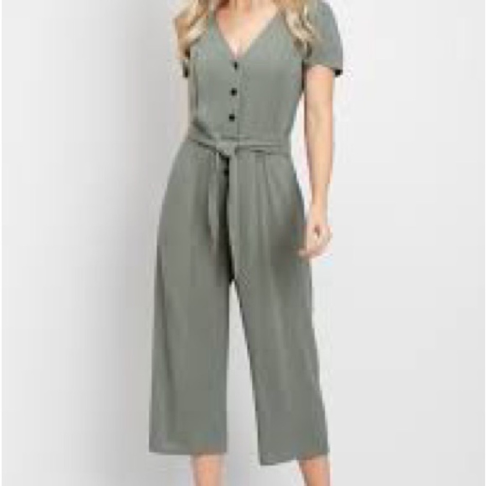 Maurices Sage Green Button Front Cropped Jumpsuit Size M